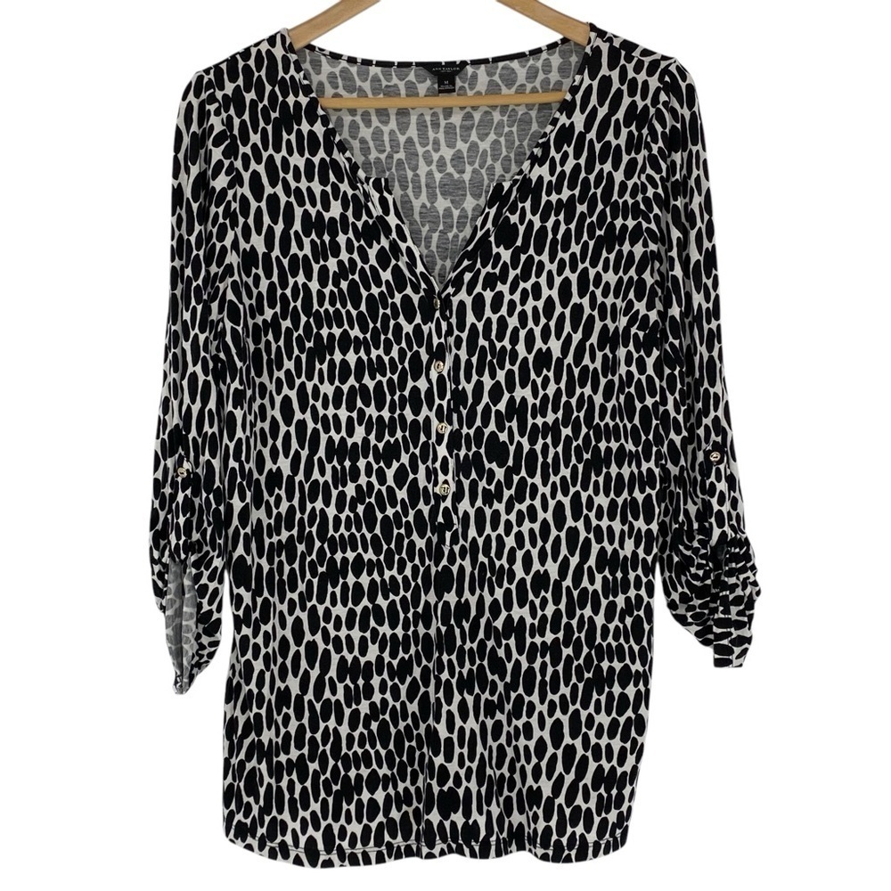 Ann Taylor Cardigan V-neck Button Front Top White & oblong Black Dots Sz Medium